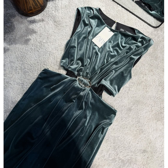 💚 ZARA Emerald Cut Out Midi Dress with Buckle Detail NWT 💚 - Picture 16 of 16